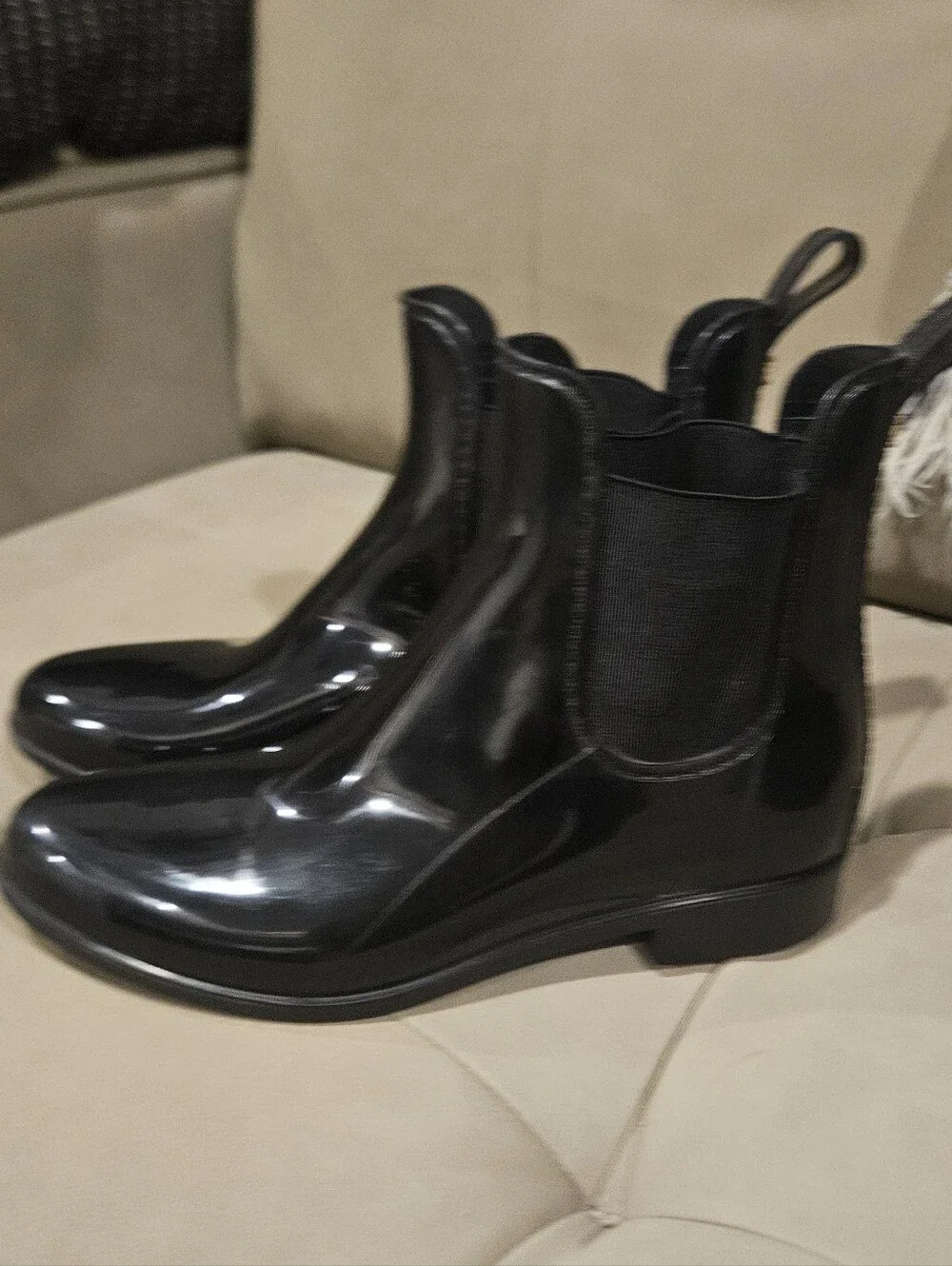 Sam Edelman Black Tinsley Glossy Chelsea Rain Boots Size 7